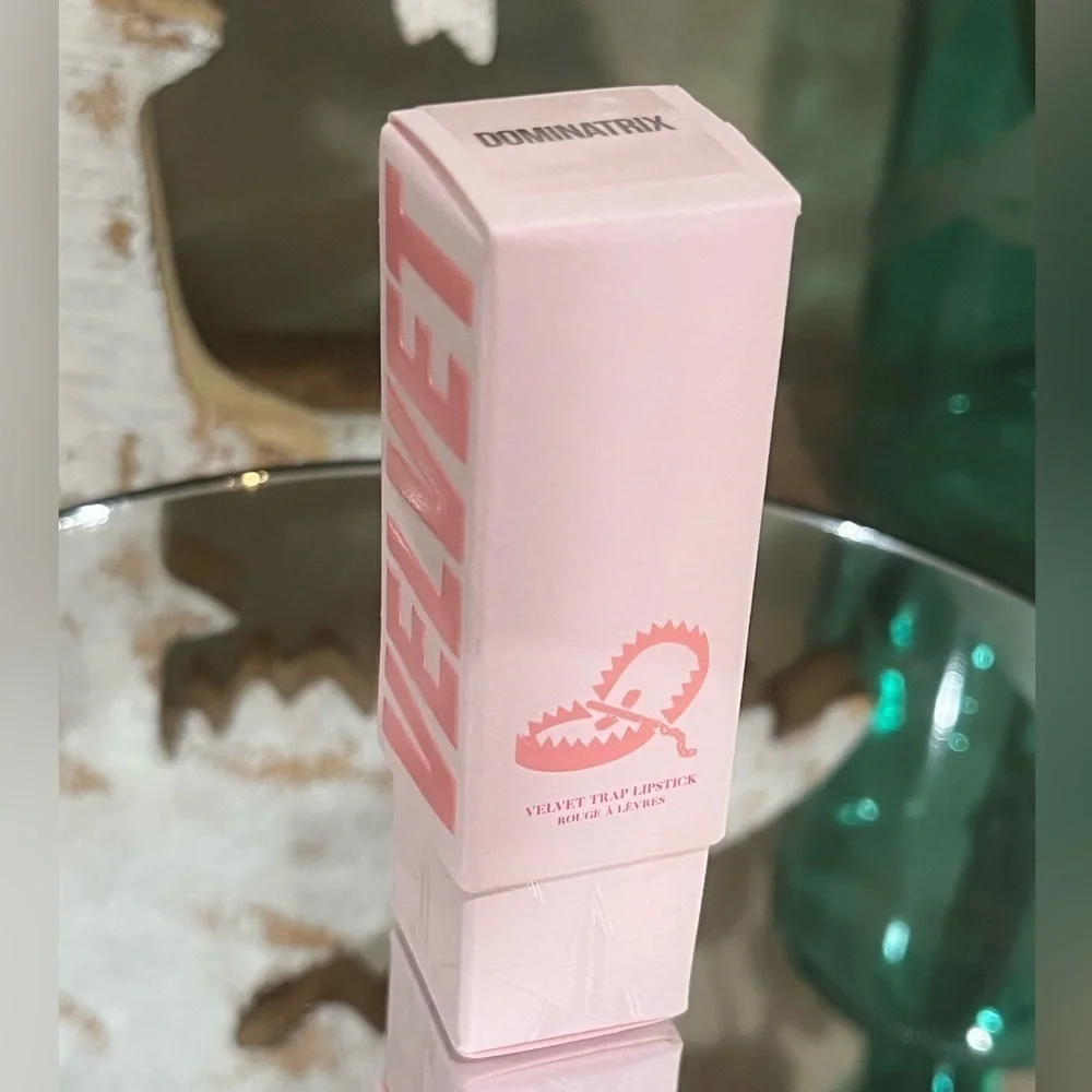 Jeffree Star Velvet Trap Lipstick in color Dominatrix, new!